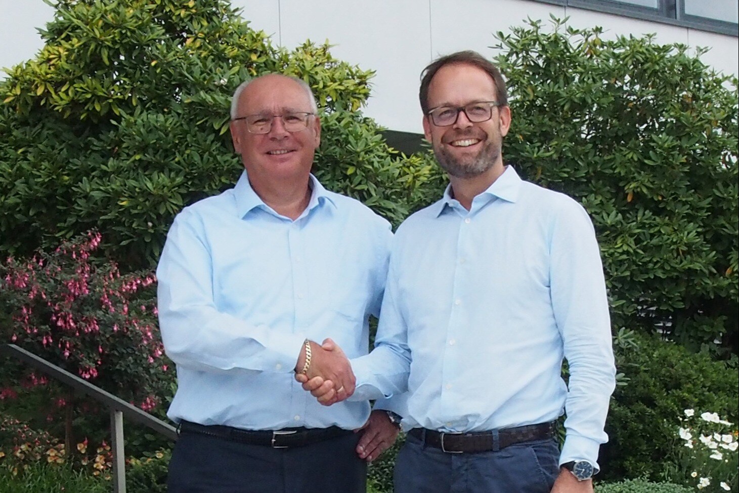 Shakehands_HMQ-TP24